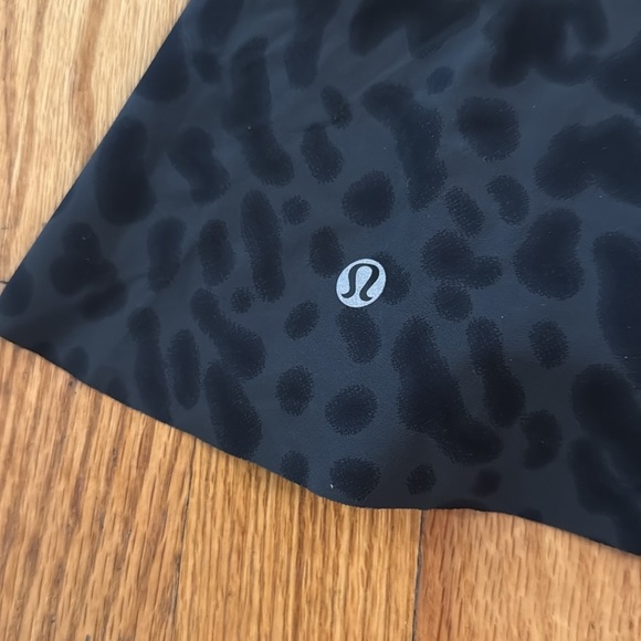 Lululemon sz 6 tennis skirt with shorts lining Black Leopard Print skirt VGUC - Picture 3 of 5
